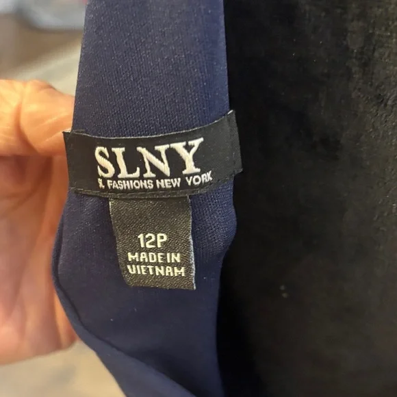 SLNY ombre Blue Sleeveless Gown - Picture 10 of 10